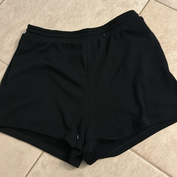 vs shorts - Picture 1 of 3